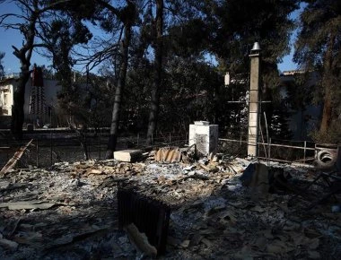 Η κυβέρνηση «λύνει» το πρόβλημα των τραγικών ευθυνών της για τις φωτιές στο Μάτι με fast track κατεδαφίσεις αυθαιρέτων!